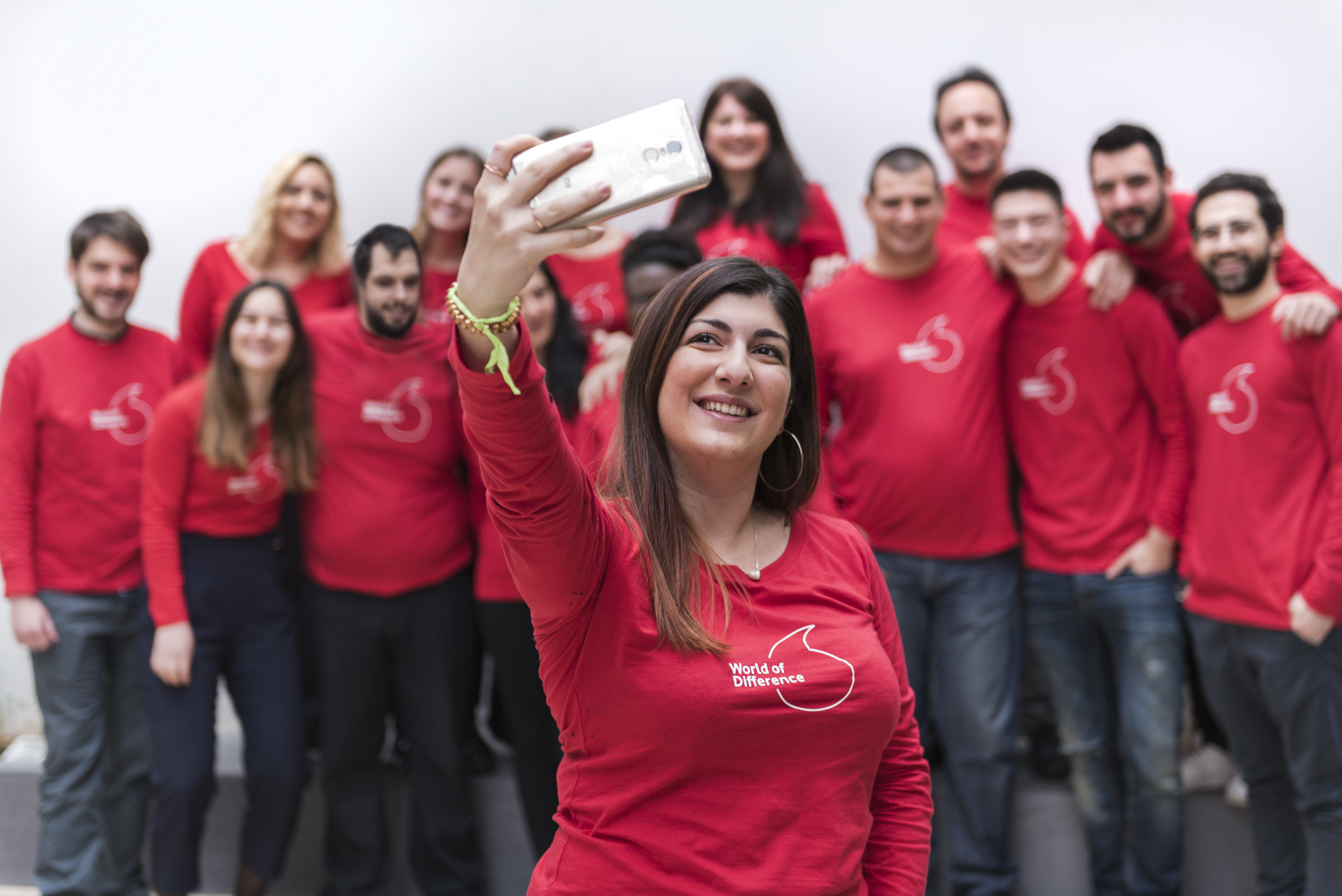 Tο Ίδρυμα Vodafone και 10 νέοι πάνε τον κόσμο μπροστά