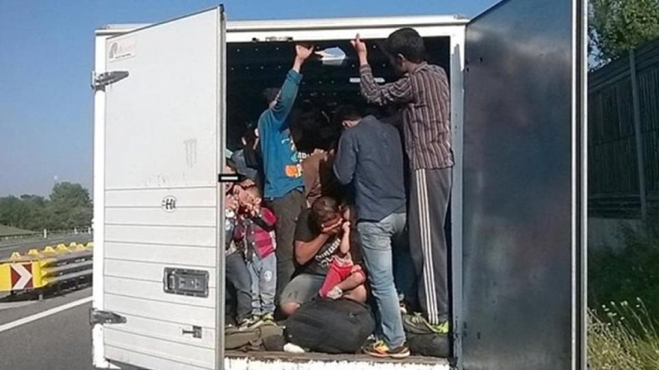 Φορτηγό με 99 μετανάστες στην Εγνατία Οδό