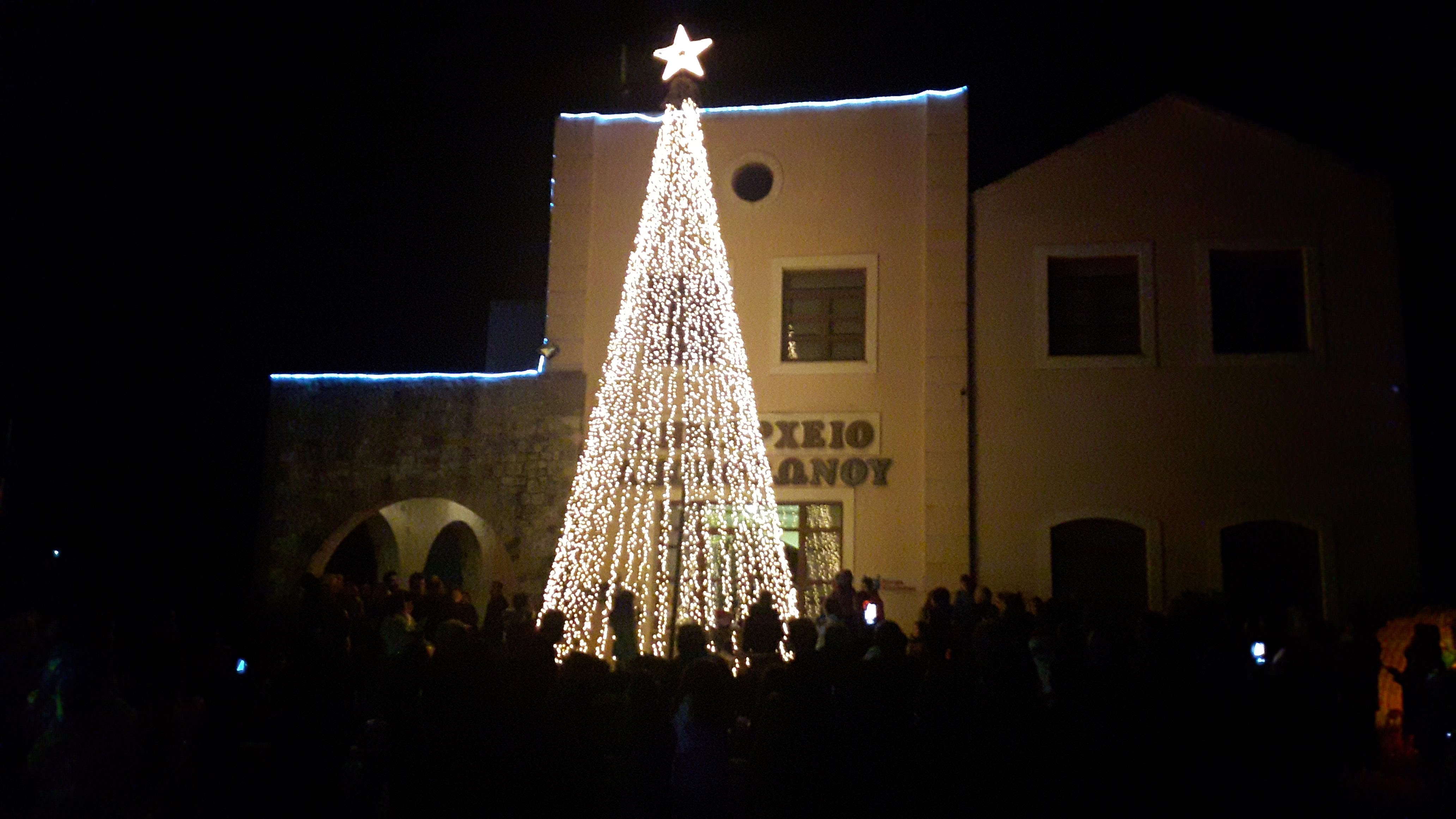 Φωταγώγηση του  χριστουγεννιάτικου δέντρου στον Δήμο Αποκορώνου