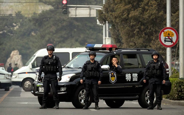 Τουλάχιστον πέντε νεκροί από όχημα που έπεσε σε μαθητές στην Κίνα