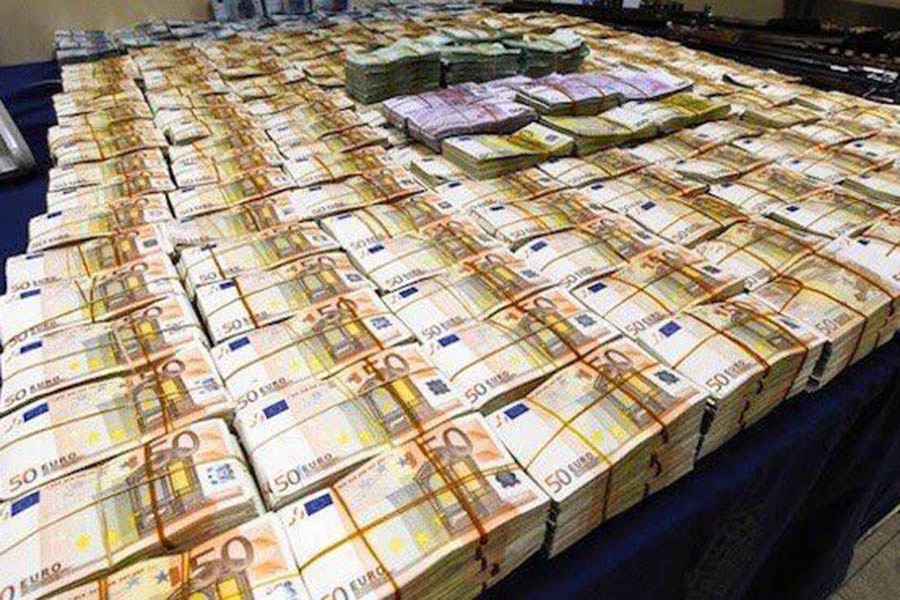 Βρέθηκαν 19.000.000 ευρώ μετρητά σε σπίτι που ανήκουν σε πολιτικό του ΠΑΣΟΚ