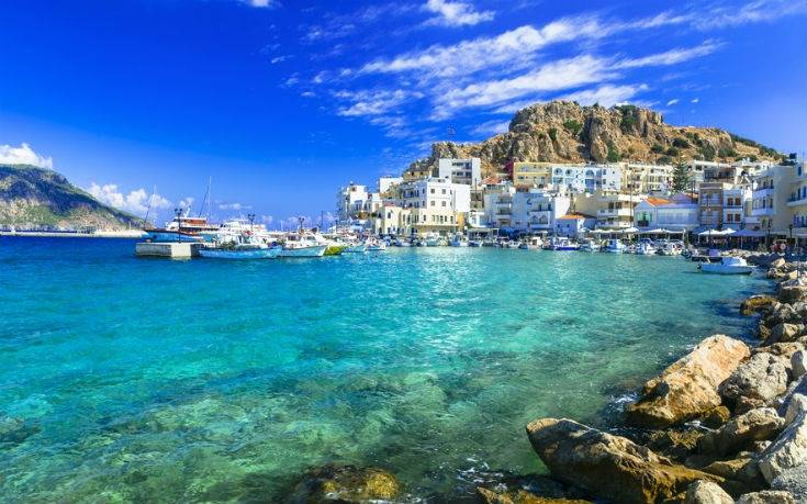 Το ελληνικό νησί που εκθειάζει βρετανική τουριστική ιστοσελίδα