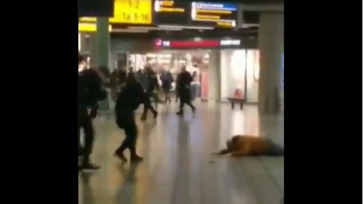 Αεροδρόμιο του Άμστερνταμ -Άνδρας απειλούσε επιβάτες με μαχαίρι