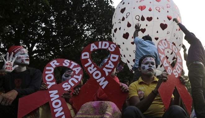 Παγκόσμια Ημέρα κατά του AIDS: Αγρυπνίες και συγκεντρώσεις