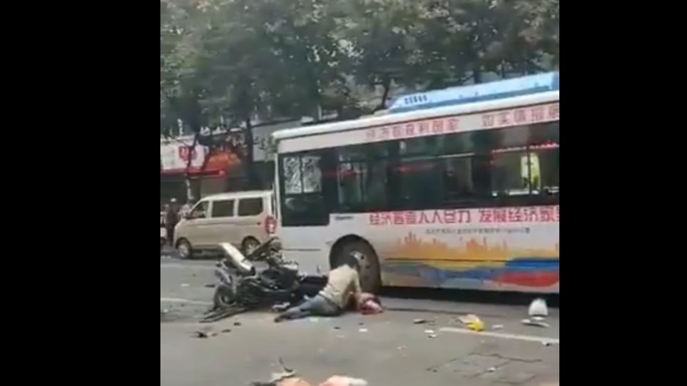 Αιματηρή λεωφορειοπειρατεία στην Κίνα: 5 νεκροί και 21 τραυματίες