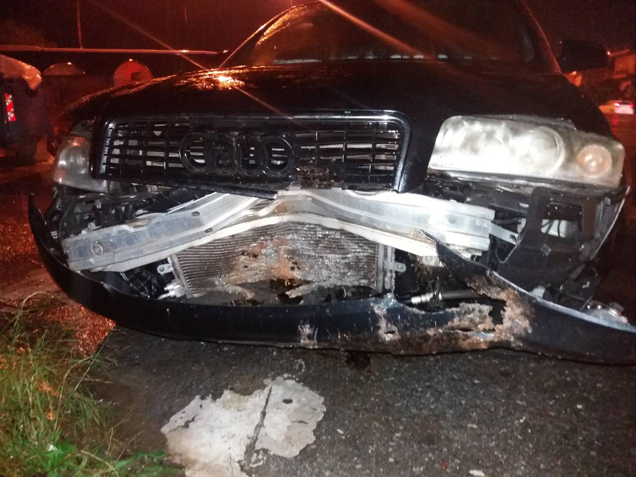 Χανιά:Έπεσαν βράχια στο Πλατάνι και προκάλεσαν τροχαίο 2 αυτοκινήτων (φωτο)