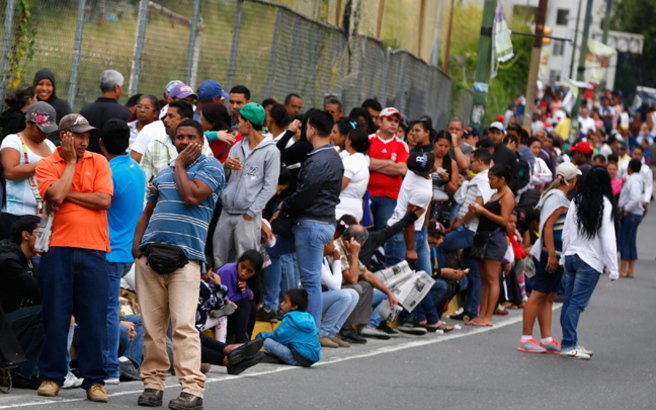 Εκατομμύρια Βενεζουελάνοι ετοιμάζονται να φύγουν από τη χώρα τους το 2019