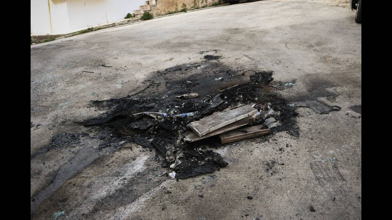 Βόμβα στον ΣΚΑΪ: Νέα στοιχεία για το καμένο αυτοκίνητο στα Πετράλωνα