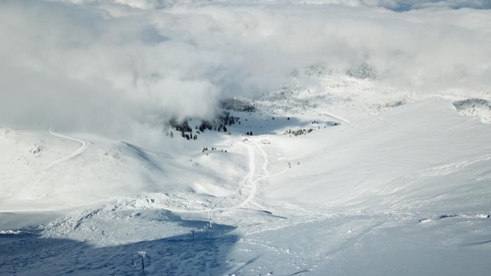 Χιονοστιβάδα – τέρας «κατάπιε» πίστα στο Χιονοδρομικό Κέντρο Καλαβρύτων