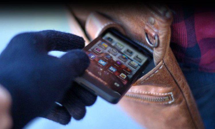 Ένας 32χρονος έκλεψε από κατάστημα κινητό αξίας 800 ευρώ
