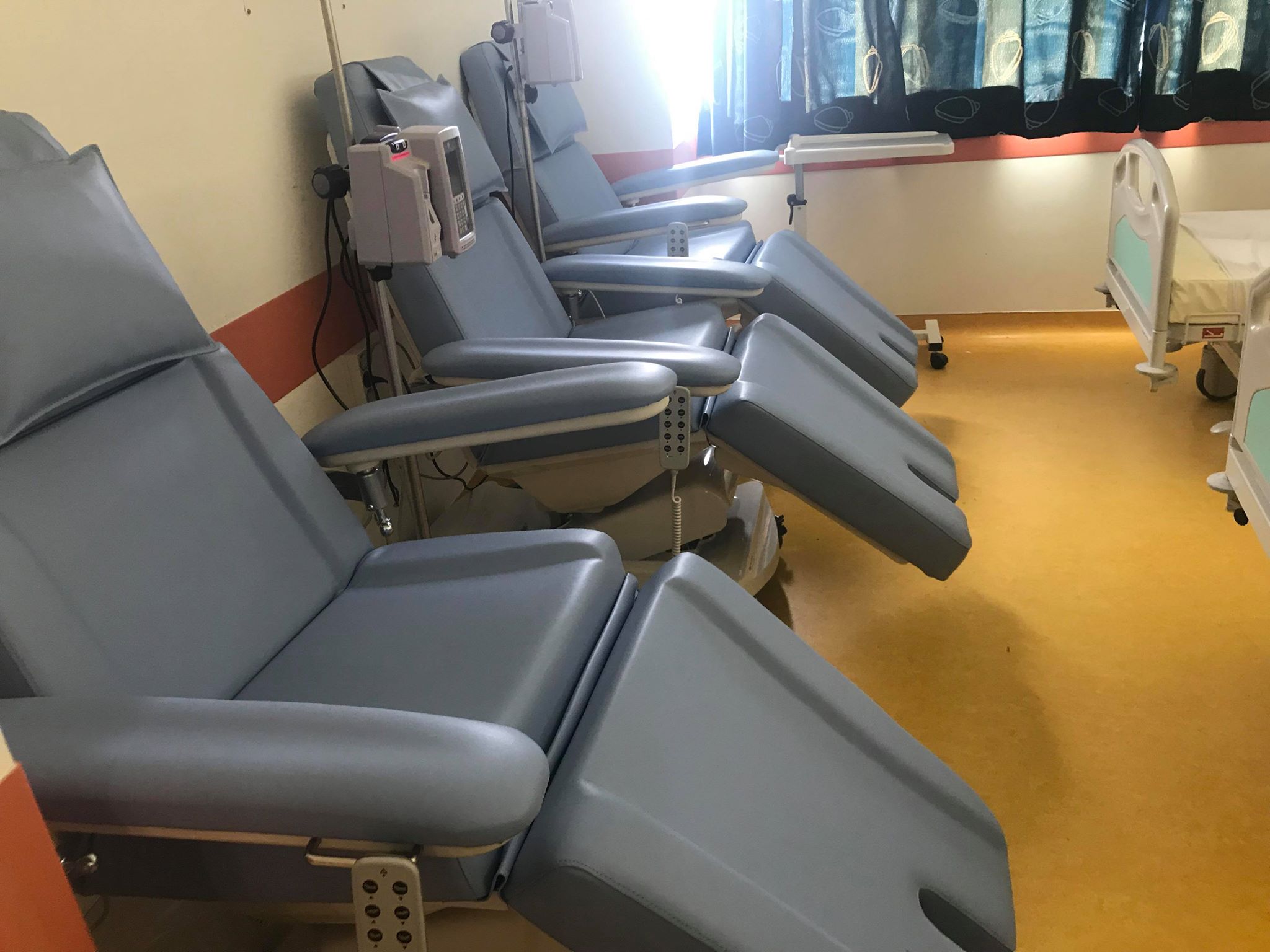 Καρέκλες στην Μονάδα Χημειοθεραπείας του Νοσοκομείου Ρεθύμνου