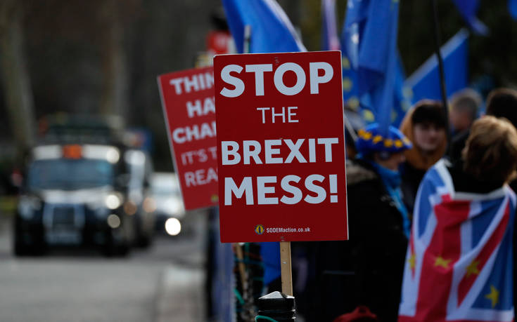 Brexit χωρίς συμφωνία διώχνει μία στις τρεις επιχειρήσεις από τη Βρετανία