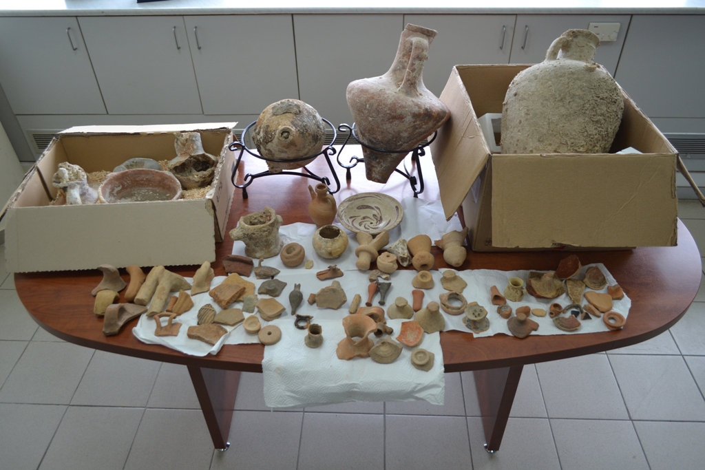 Δύο συλλήψεις στο Ηράκλειο για δεκάδες αρχαία αντικείμενα με μεγάλη αξία!