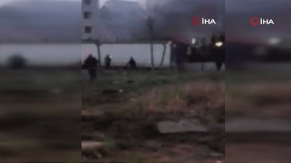 Στρατιωτικό ελικόπτερο συνετρίβη σε κατοικημένη περιοχή στην Κωνσταντινούπολη