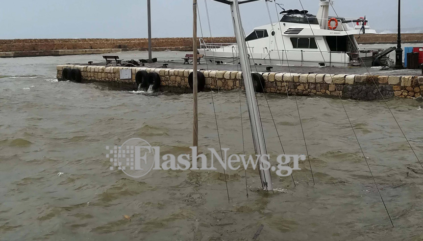 Βυθίστηκε ιστιοφόρο στο ενετικό λιμάνι Χανίων (φωτο)