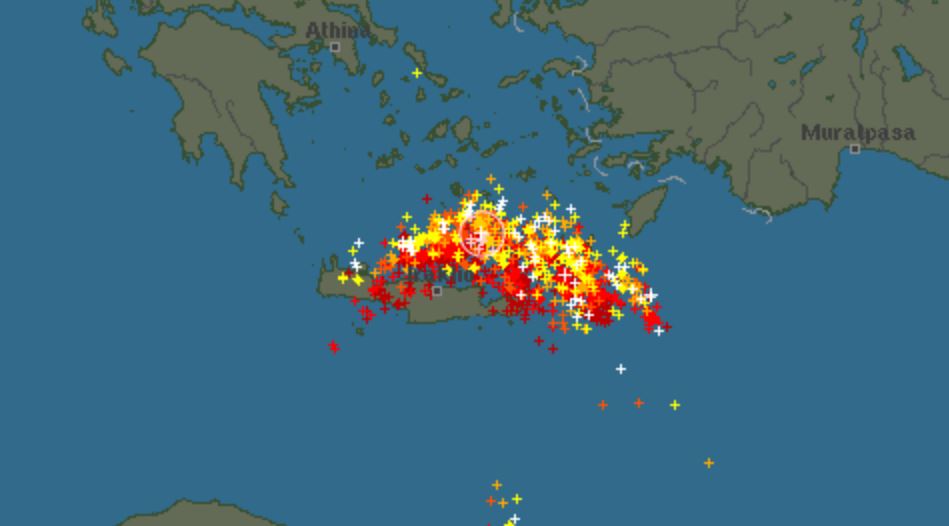 Χαμός από κεραυνούς πάνω από την Κρήτη – Δείτε τους σε πραγματικό χρόνο