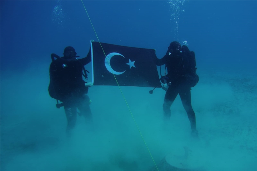 Απίστευτο! Η Τουρκική σημαία στον βυθό της Σούδας στην διάρκεια άσκησης του ΝΑΤΟ! (φωτο)