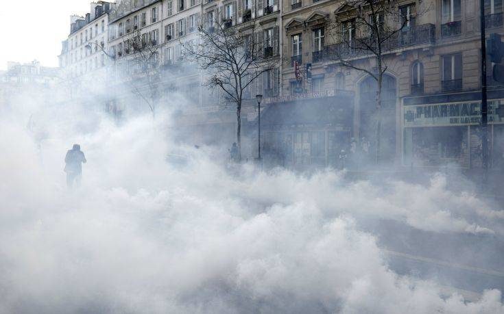 Δακρυγόνα κατά των «κίτρινων γιλέκων» στο Παρίσι