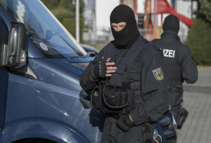 Γερμανία: Σχεδίαζαν ισλαμιστική τρομοκρατική επίθεση με όχημα και όπλα – 10 συλλήψεις