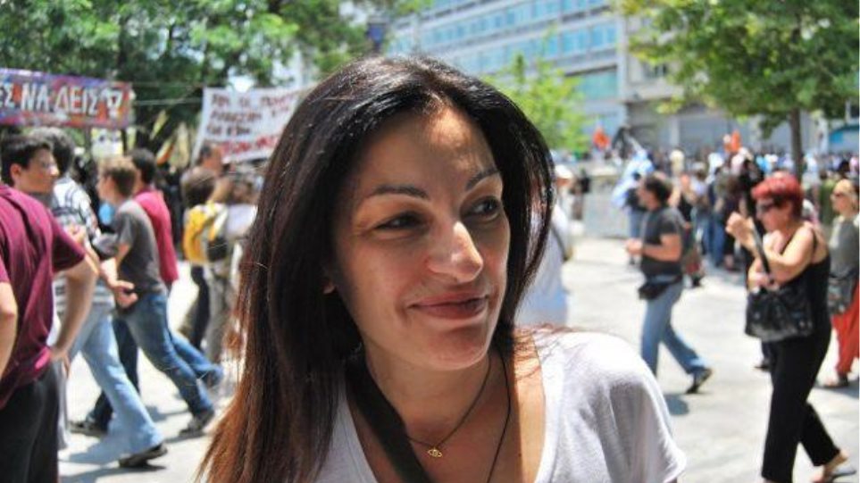 Μυρσίνη Λοΐζου: Καταγγελίες ότι εισέπραττε παράνομα την σύνταξη της νεκρής μητέρας της