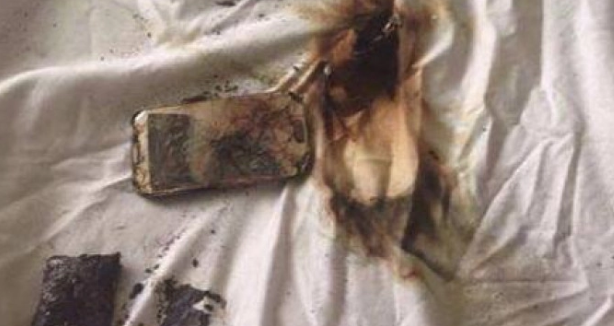 Κινητό τηλέφωνο εξερράγη στα χέρια 24χρονης -Ξέσπασε φωτιά στο σπίτι!
