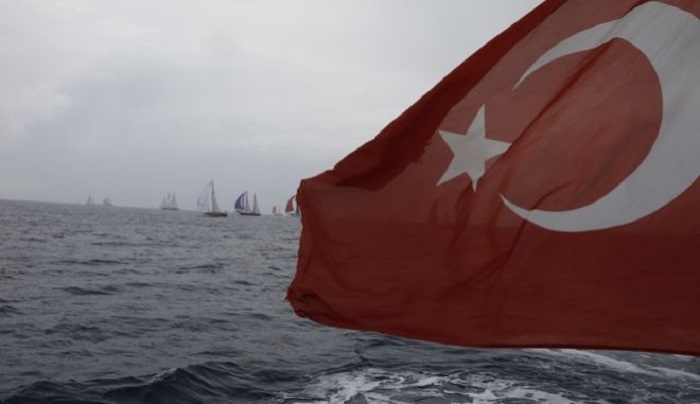 Δεκαεξάχρονος Ελληνοκύπριος κατέβασε την τουρκική σημαία από δημοτικό σχολείο (βιντεο)