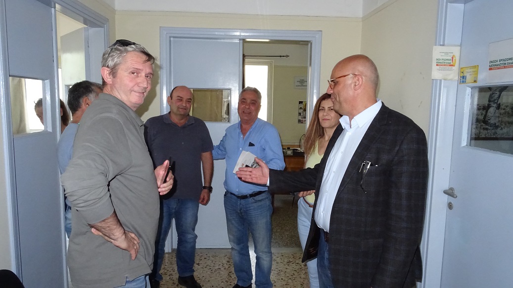 Ο Δήμαρχος Χανίων Τάσος Βάμβουκας επισκέφθηκε υπηρεσίες των Χανίων (φωτο)