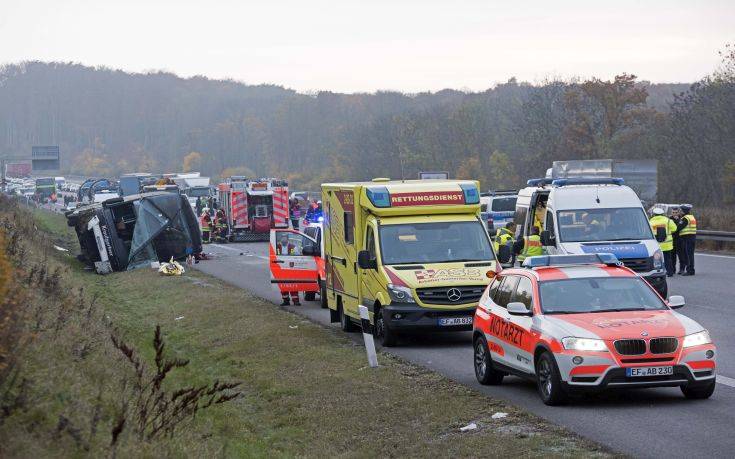 Γερμανία: Τροχαίο με ένα νεκρό και δεκάδες τραυματίες