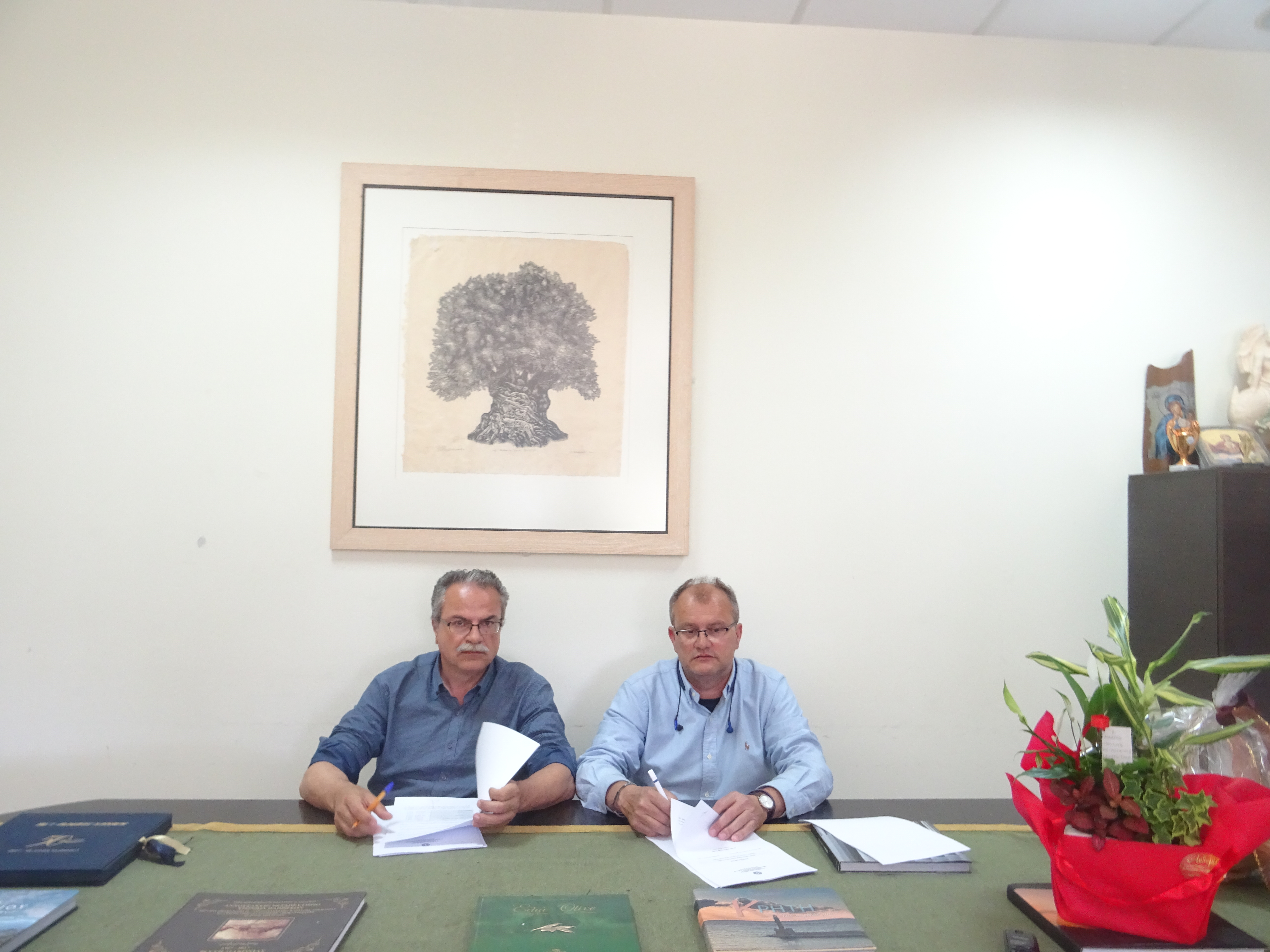Υπογραφή σύμβασης έργου για επαρχιακό δρόμο στο δήμο Πλατανιά