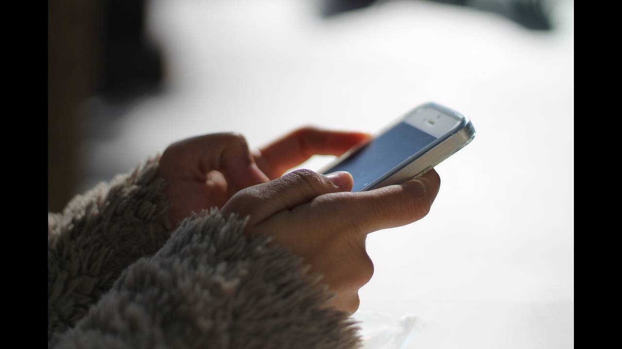 Αλλαγές στις χρεώσεις κινητών: Πότε έρχονται και πόσο θα κοστίζουν κλήσεις και sms