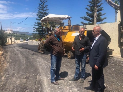 Αποκαθίστανται δρόμοι στην Νέα Κυδωνία: Εργασίες ασφαλτόστρωσης από Δήμο Χανίων και ΔΕΥΑΧ