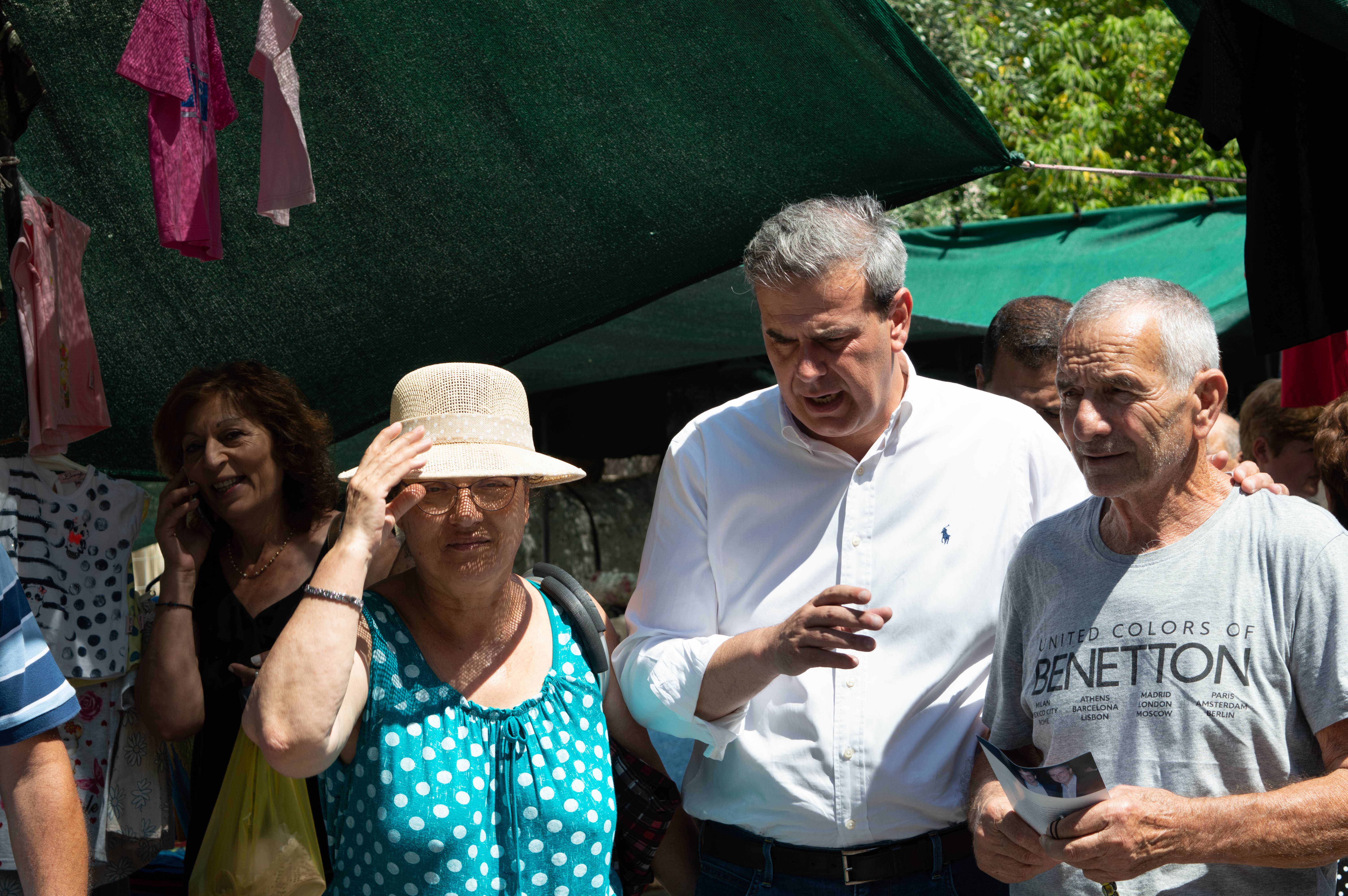 Επίσκεψη Δημήτρη Φραγκάκη στη λαϊκή αγορά των Παχιανών