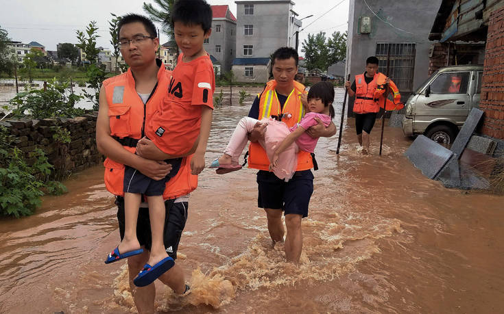 Εκτεταμένες πλημμύρες στην Κίνα, δεκαεννέα νεκροί