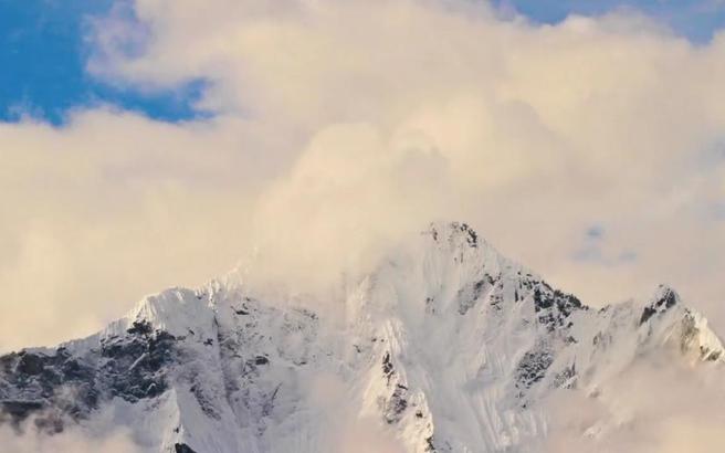 Πολύωρη επιχείρηση σε βουνό της Ινδίας, ανασύρθηκαν επτά νεκροί ορειβάτες