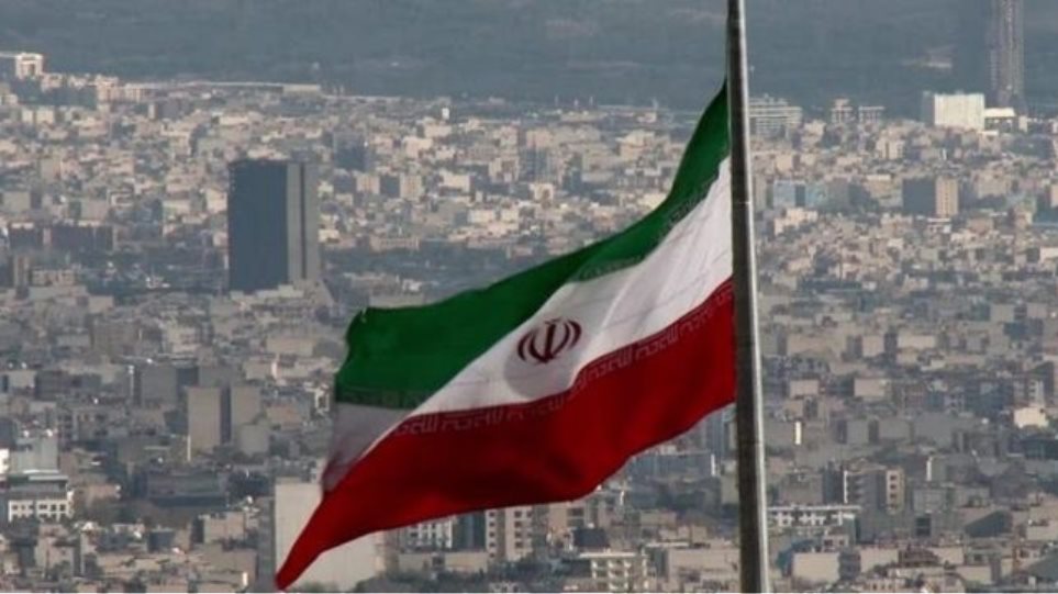 Η Τεχεράνη ανακοίνωσε την βύθιση πλοίου έπειτα από εκδήλωση πυρκαγιάς