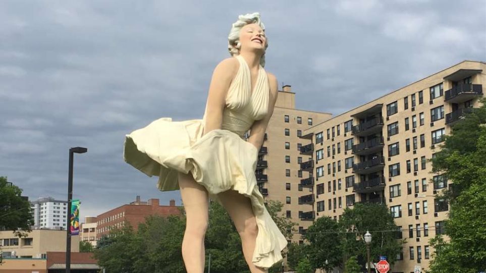 ΗΠΑ: Εξαφανίστηκε το άγαλμα της Μέριλιν Μονρόε στο Χόλιγουντ