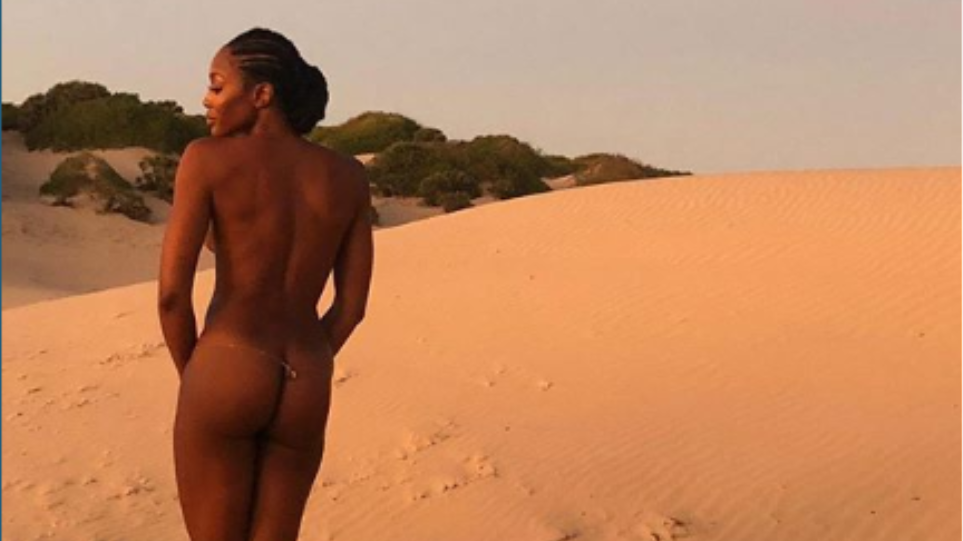 Η Naomi Campbell ολόγυμνη στην έρημο