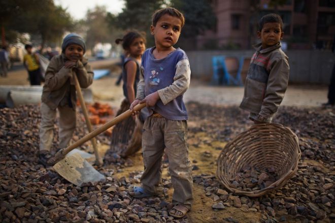 Παγκόσμια Ημέρα κατά της Παιδικής Εργασίας: 5χρονα δουλεύουν με αμοιβή ένα φρούτο