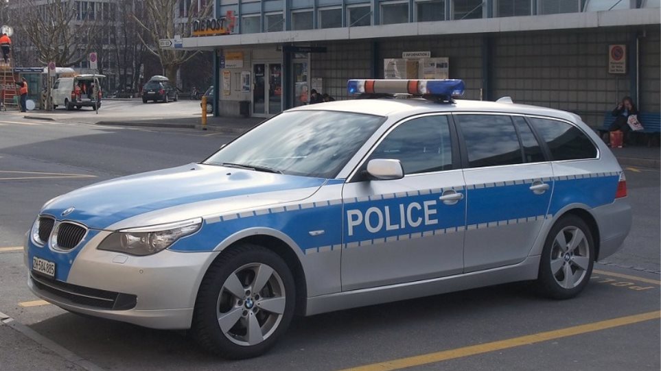 Προσποιήθηκαν τους αστυνομικούς και απέσπασαν 3,25 εκατ. ευρώ από μία γυναίκα