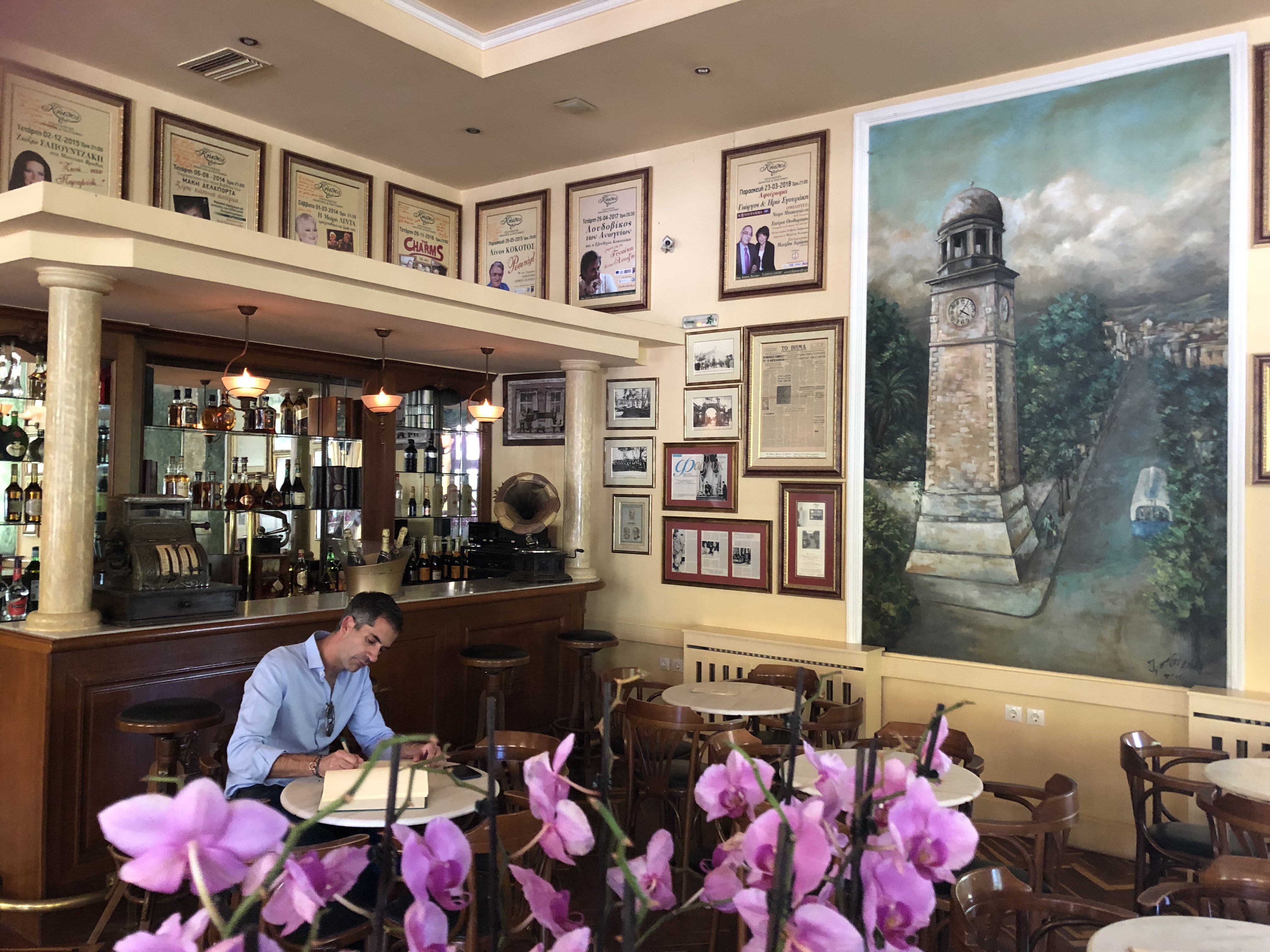 Το Ιστορικό Καφέ “Κήπος” επισκέφθηκε ο νεοεκλεγείς Δήμαρχος Αθηναίων Κώστας Μπακογιάννης