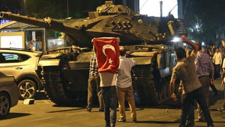 Τουρκία: 3 χρόνια από το αποτυχημένο πραξικόπημα, τα θύματα των διώξεων είναι σε απόγνωση