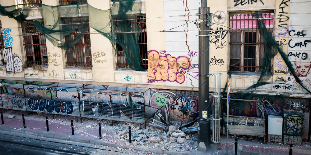 Σεισμός στην Αθήνα: Τρία άτομα νοσηλεύονται σε νοσοκομεία – Νέα βίντεο