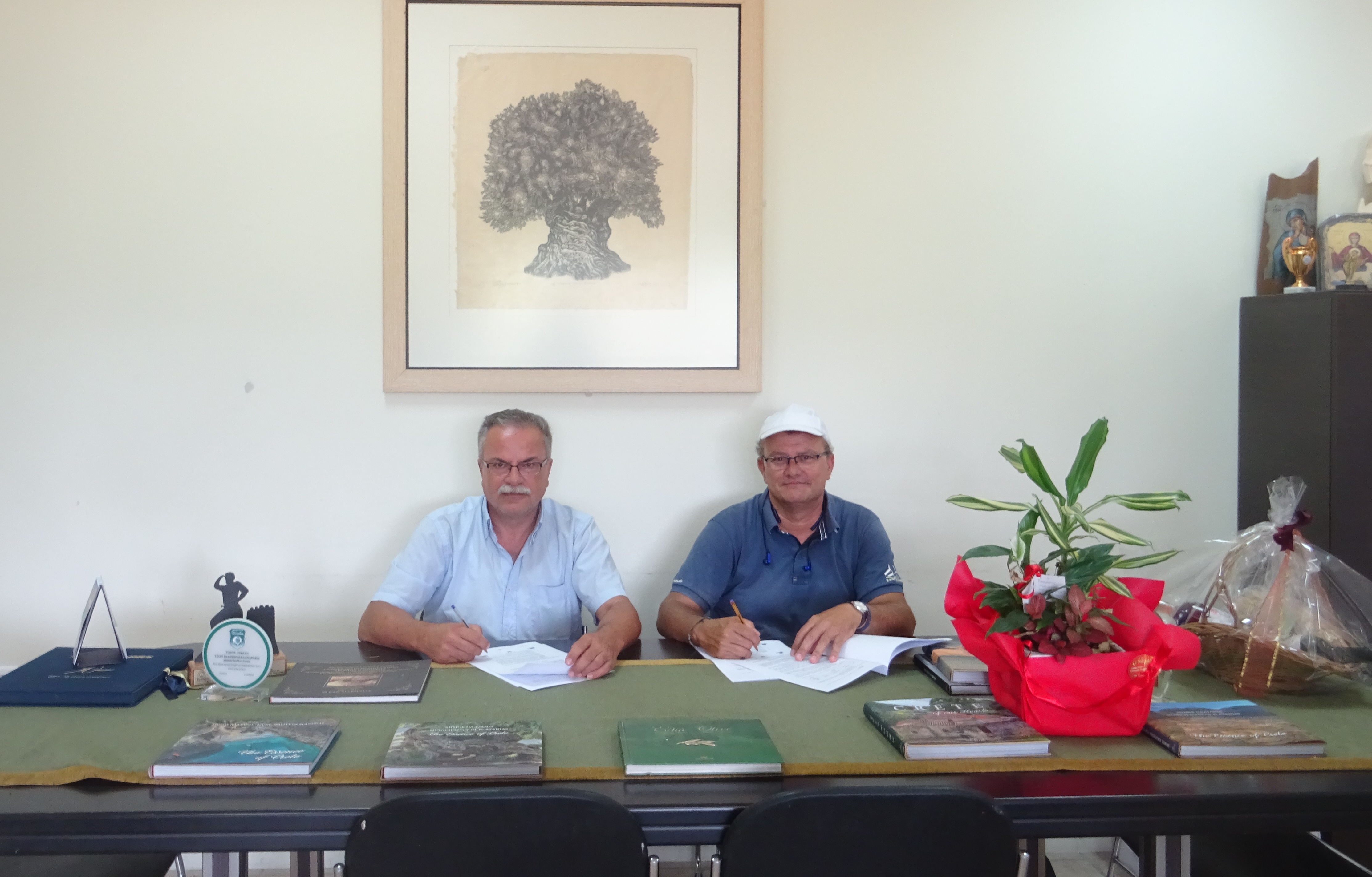 Υπογραφή σύμβασης έργου οδοποιίας Άστρικας – Μεσονήσι Δήμου Πλατανιά