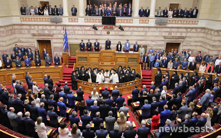 Βουλή: Ορκίστηκαν οι 300 βουλευτές της Νέας Συνόδου