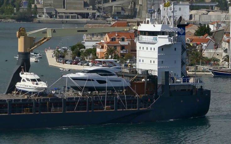 Πειρατές απήγαγαν οκτώ μέλη πληρώματος πλοίου που ανήκει σε γερμανική εταιρεία