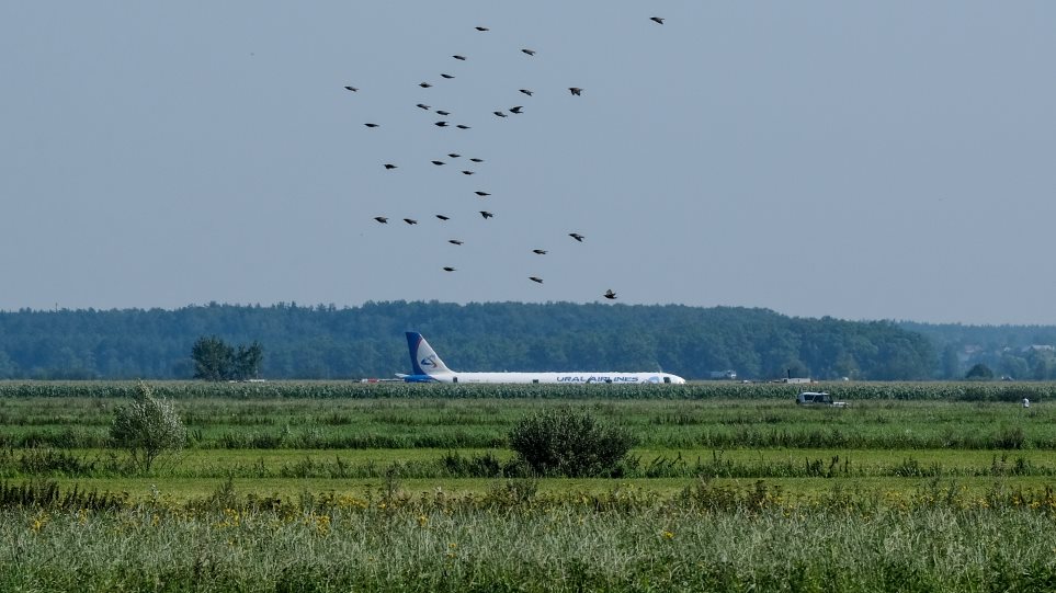 Οι δραματικοί διάλογοι του πιλότου του Airbus μετά την «σύγκρουση» με τα πουλιά