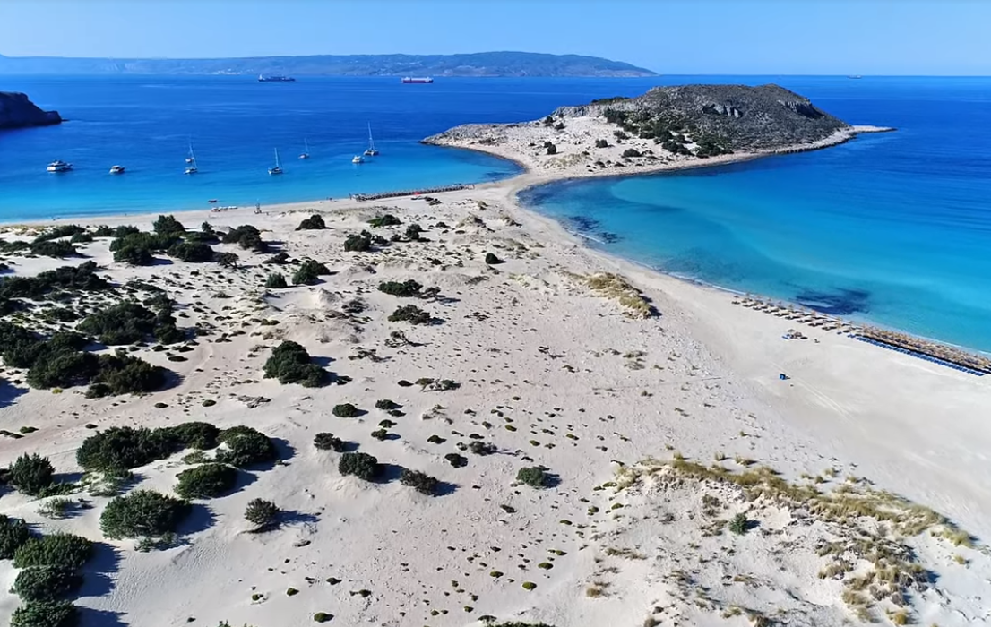 Η παραλία Σίμος από ψηλά, όπως δεν την έχετε ξαναδεί (βίντεο)