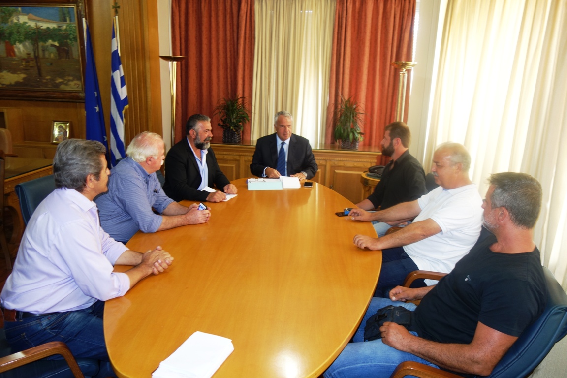 Συνάντηση ΥπΑΑΤ Μ. Βορίδη  με αμπελουργούς και ελαιοπαραγωγούς της Κρήτης