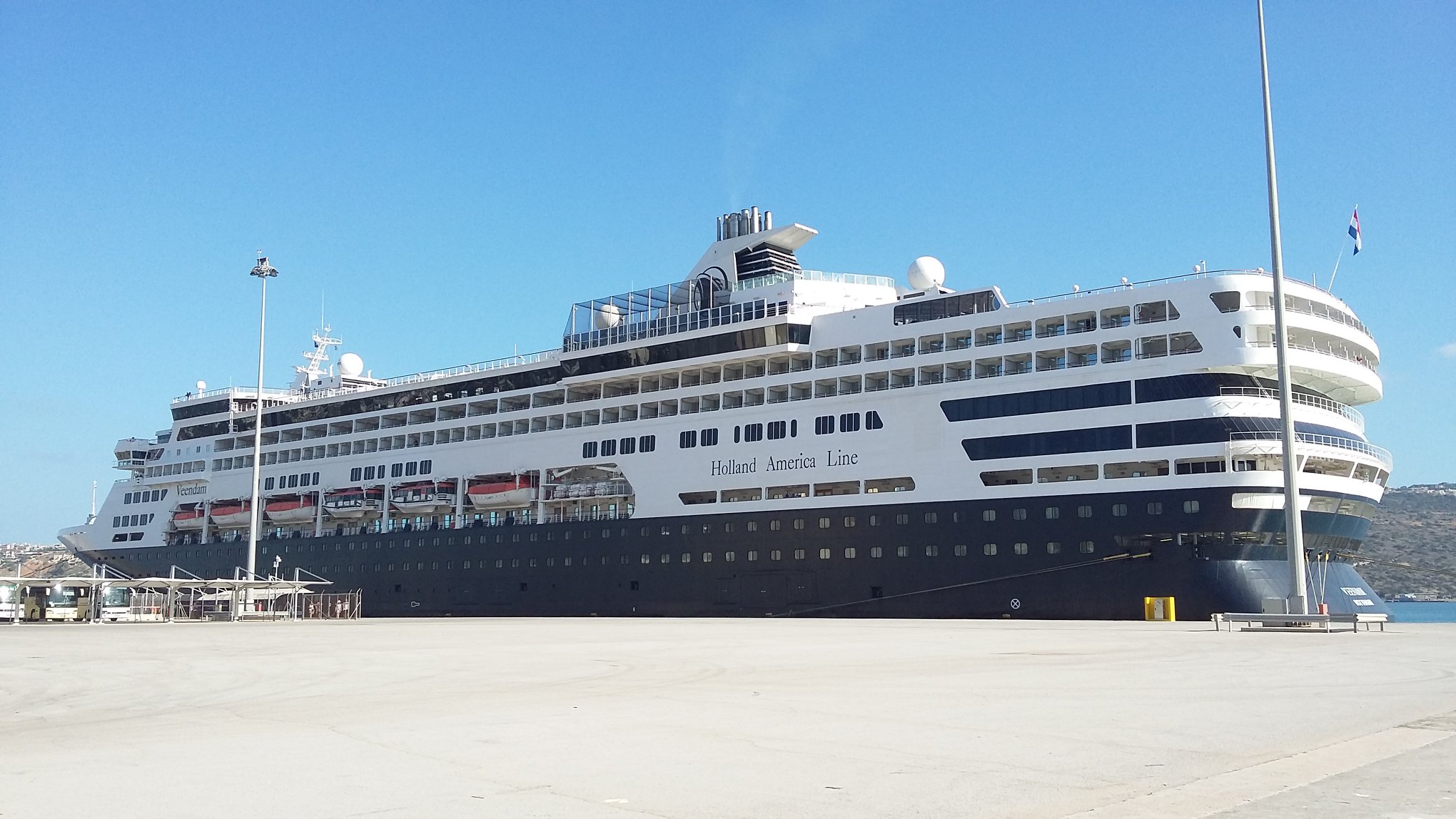 Στο λιμάνι της Σούδας το πολυτελές κρουαζιερόπλοιο Veendam