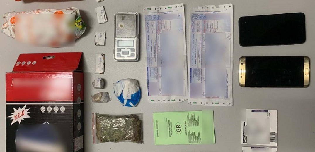 Έστελναν ναρκωτικά σε ταχυδρομικά δέματα – Συνελήφθη 32χρονη στην Κρήτη με πακέτο ηρωίνης